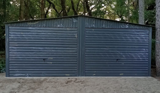 Przewaga garaży blaszanych nad tradycyjnymi konstrukcjami