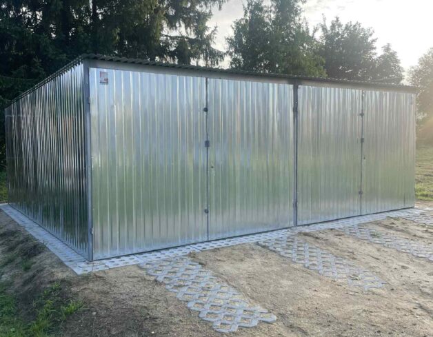 Garaż blaszany 6 x 5 m ze spadem do tyłu