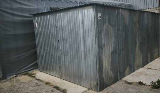 Garaż blaszany w 2 gatunku – szybki i ekonomiczny wybór