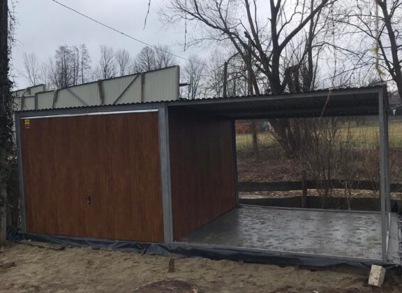 GARAŻ BLASZANY 3×5 + WIATA 3×5 DREWNOPODOBNY