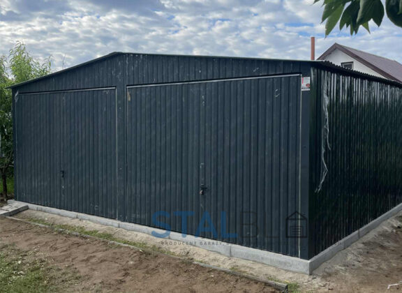 Garaż blaszany 6×5 Dwuspad GRAFIT, Obróbki narożne, 2x Bramy podnoszone