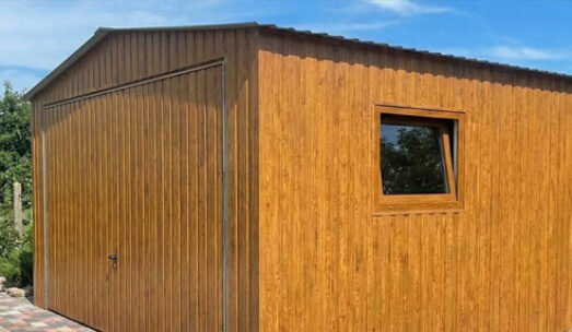 Garaż blaszany „blaszak” – solidne i ekonomiczne rozwiązanie